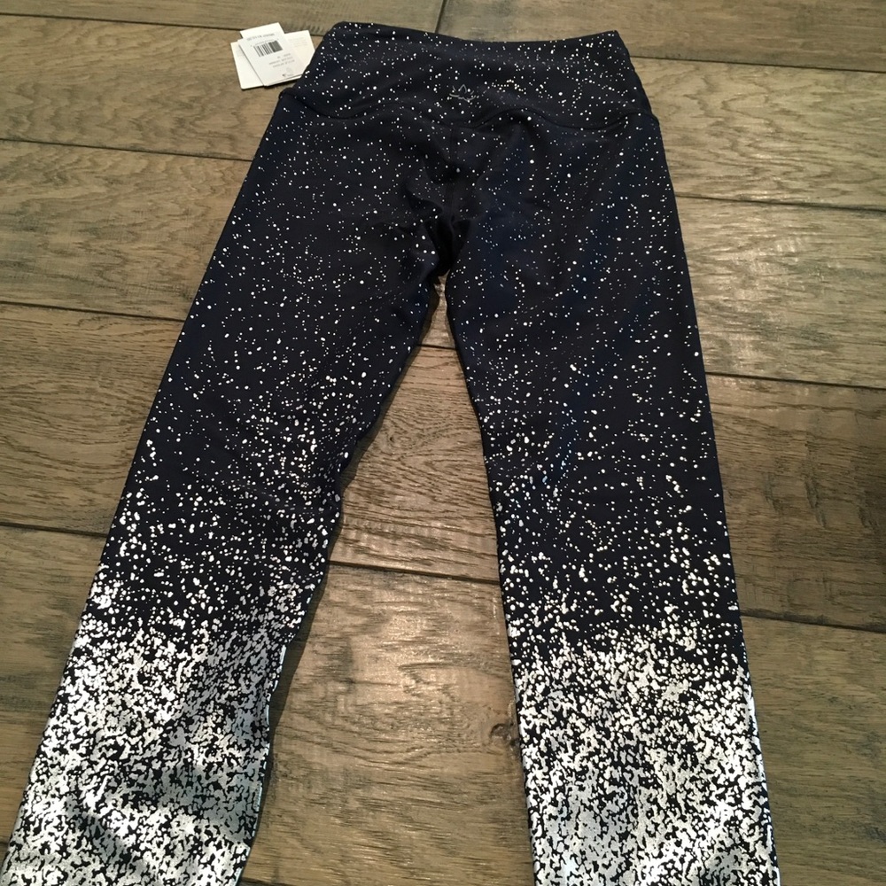 Beyond yoga speckled leggings nwt.  Size M